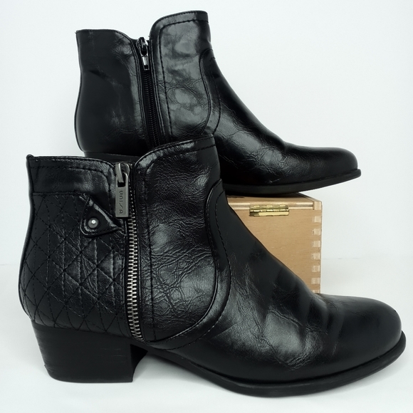 Unisa Shoes - UNISA Unpatsie Women's Size 7.5M Round Toe Side Zip Block Heel Ankle Boots Black